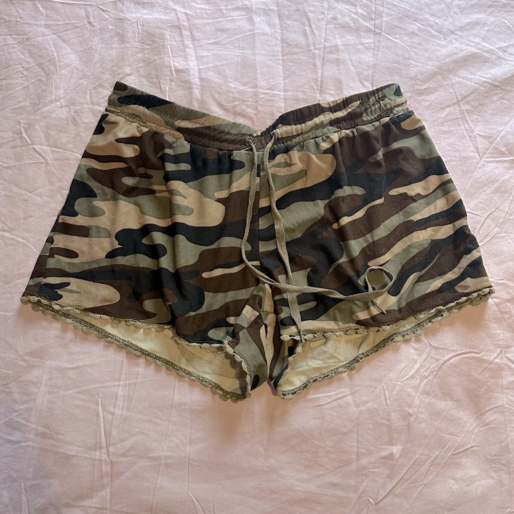 Derek Heart Camo Shorts
